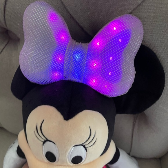 Just Play Tickled Pink Minnie Mouse Interactive Plush - Picture 3 of 12